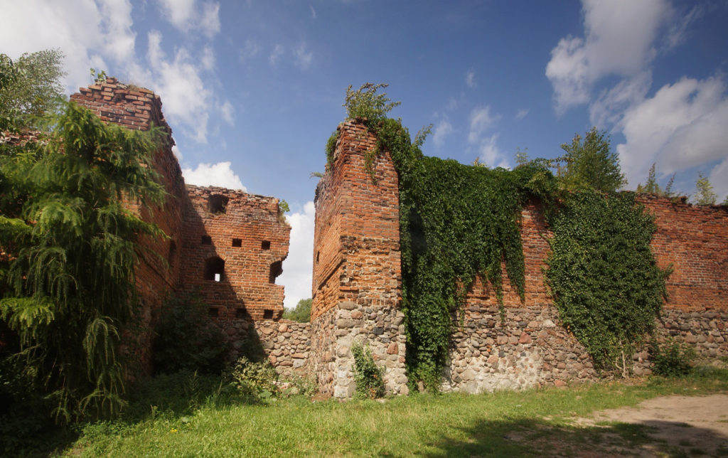 Mury obronne z XIV w., Debrzno